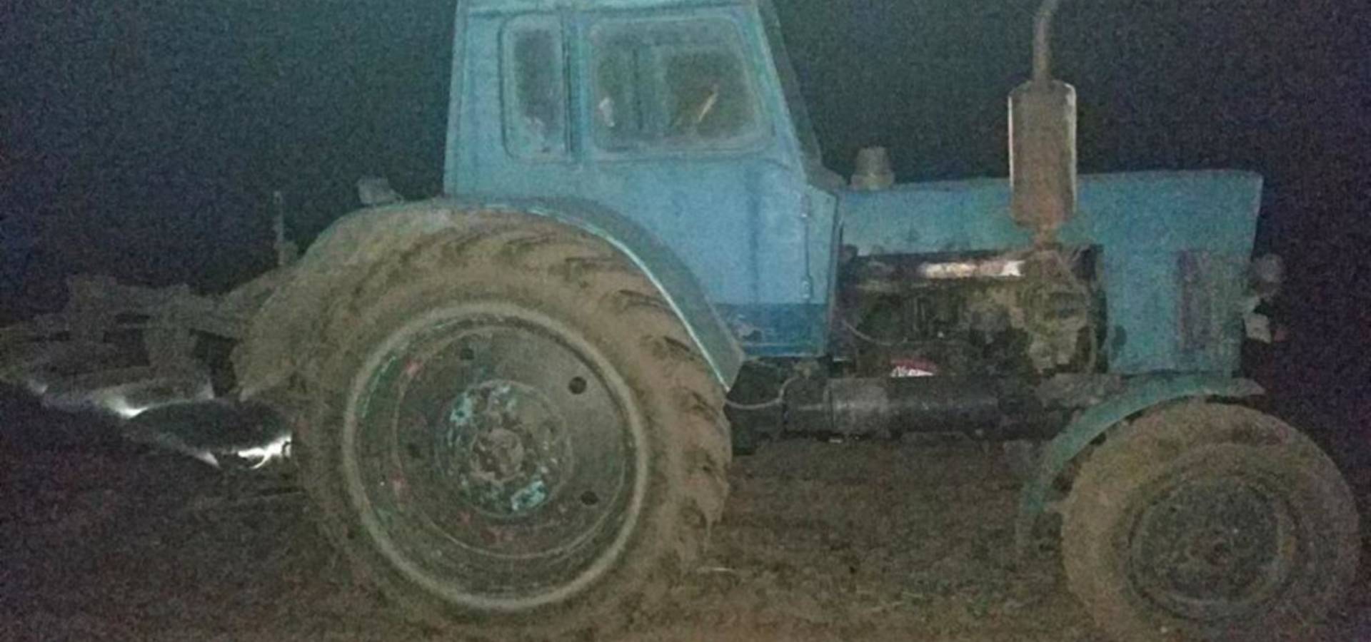 Пострілами поліцейські зупиняли п'яного тракториста в Сьомаках