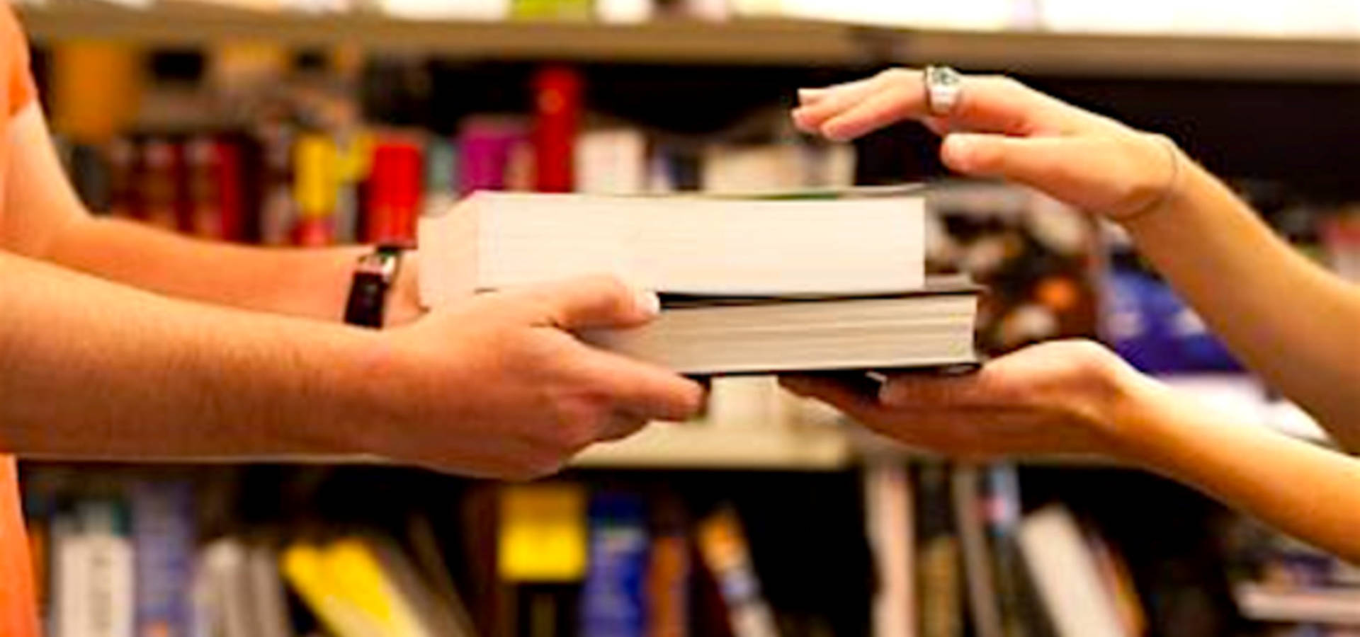 1200 нових книг отримали бібліотеки міста Хмільника й району на Вінниччині