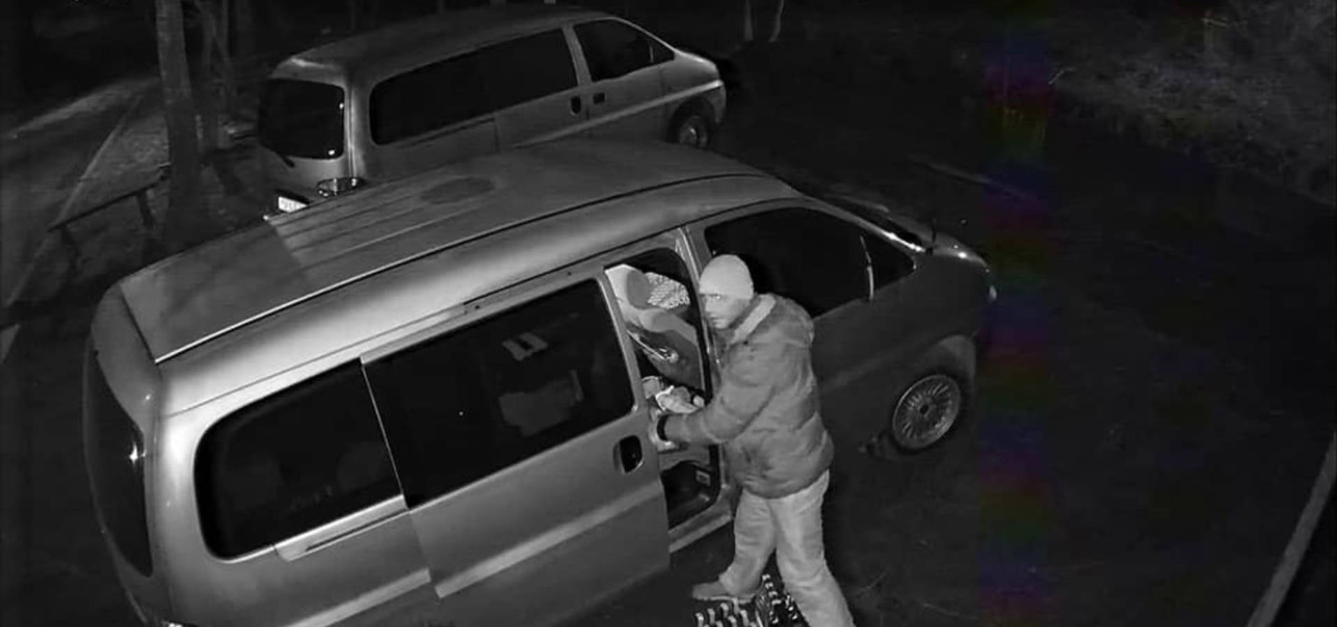 5 авто за одну ніч пограбували у Хмільнику на Вінниччині