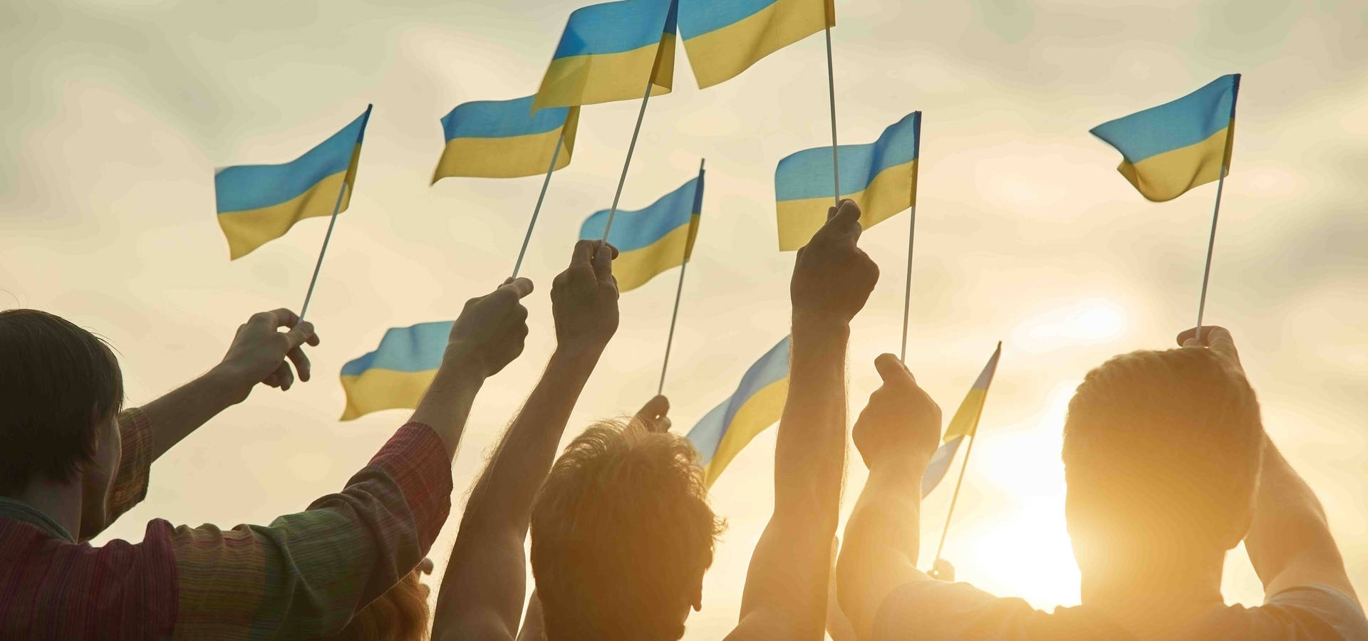 Завтра в Україні відзначатимуть День єднання