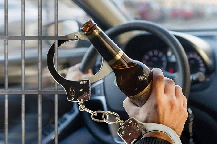 Хильнув — і за кермо. На українських дорогах зросла кількість п’яних водіїв