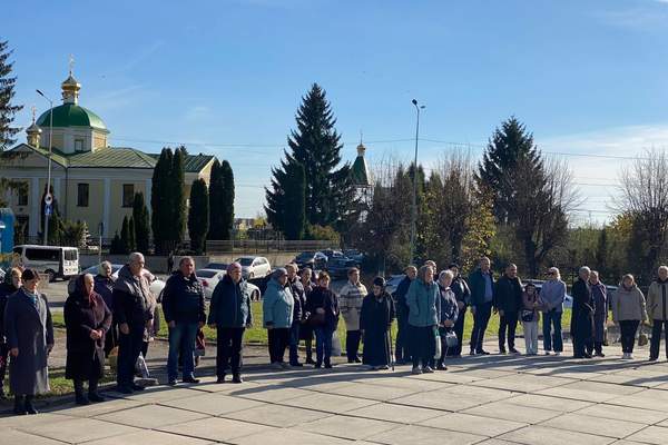 Photo 2025 11 01 19 37 01