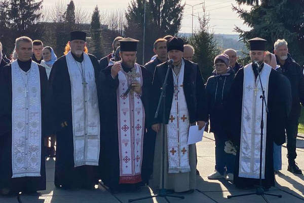 Photo 2025 11 01 19 37 07