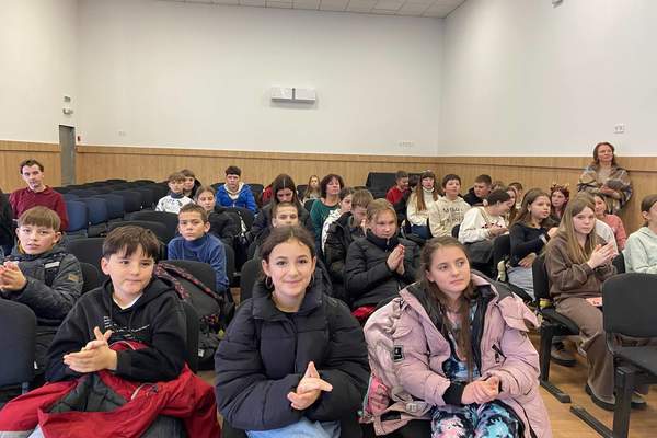 Photo 2025 12 06 01 27 51