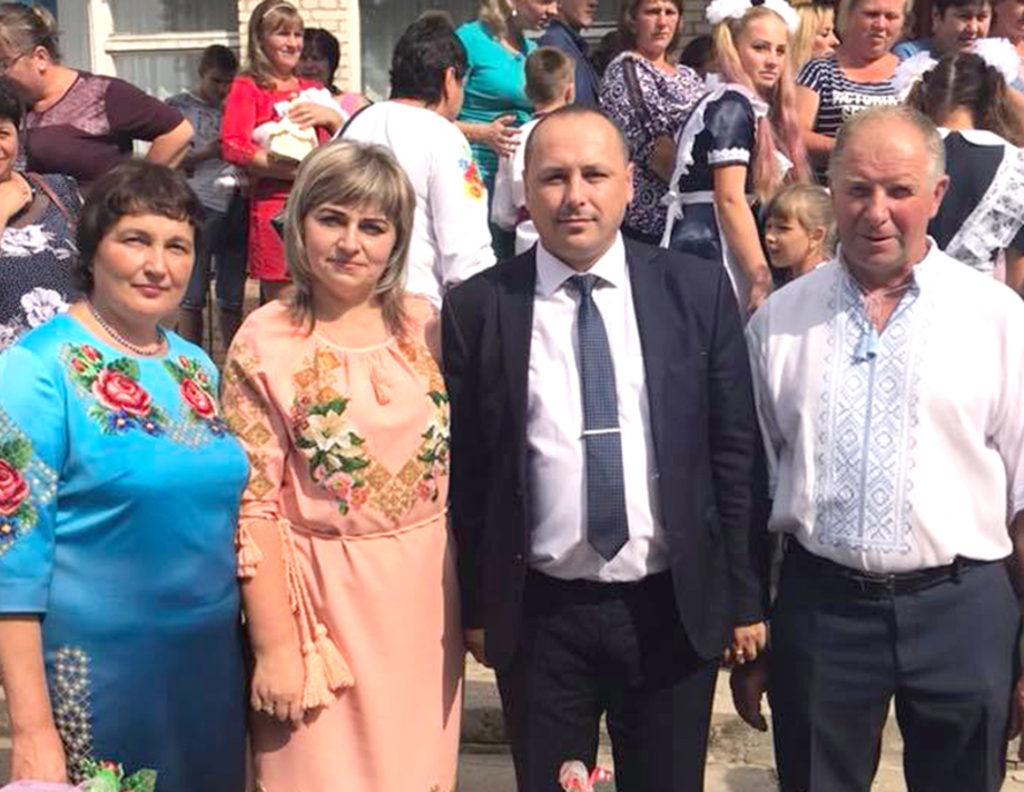 Щедрі дарунки Лозівській школі