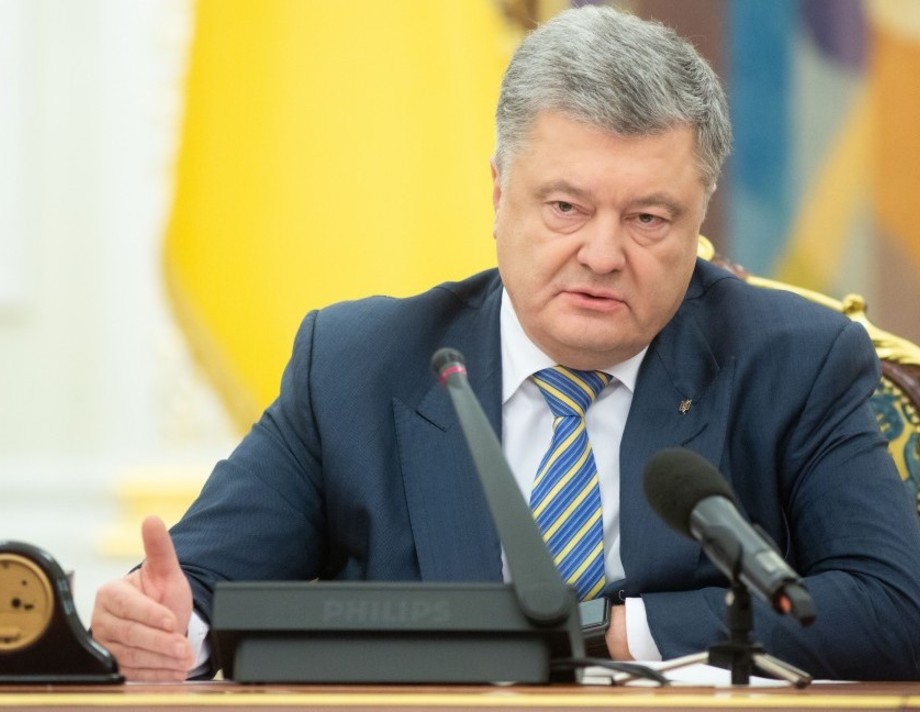 Президент вимагає від керівництва Росії негайного звільнення українських моряків та кораблів, затриманих у Керченській протоці