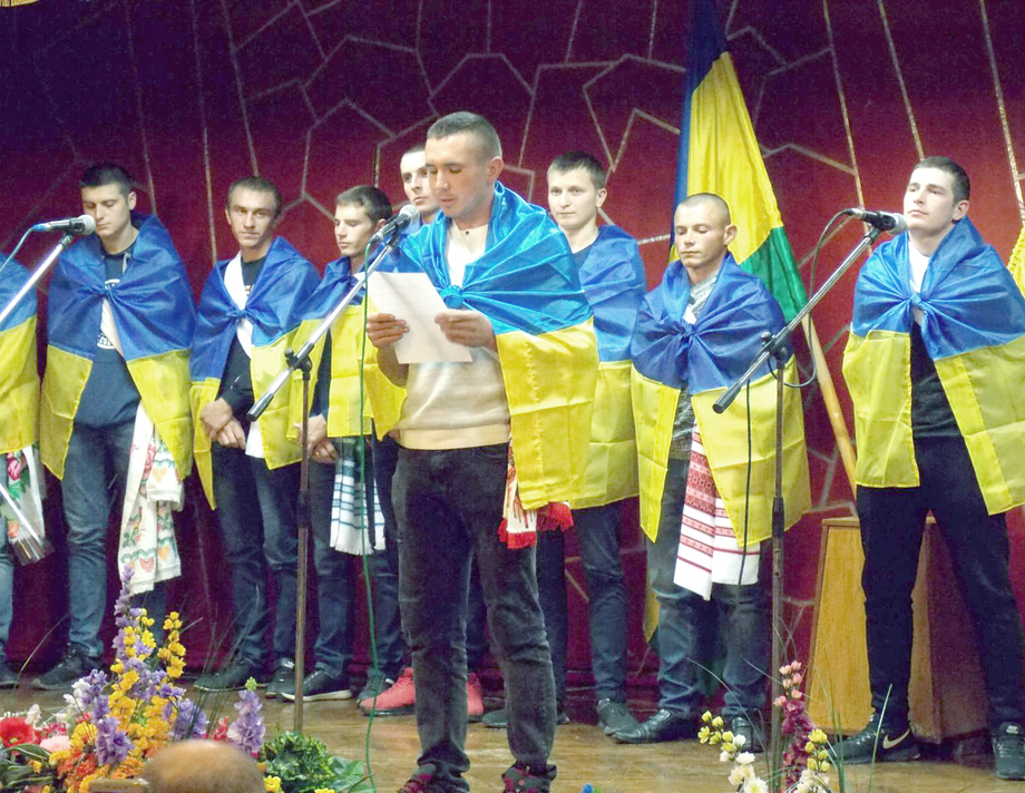 Провели хлопців в армію