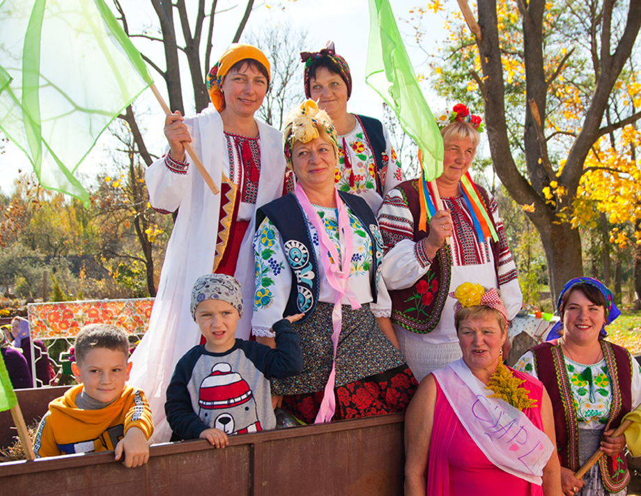 Лозна святкує іменини