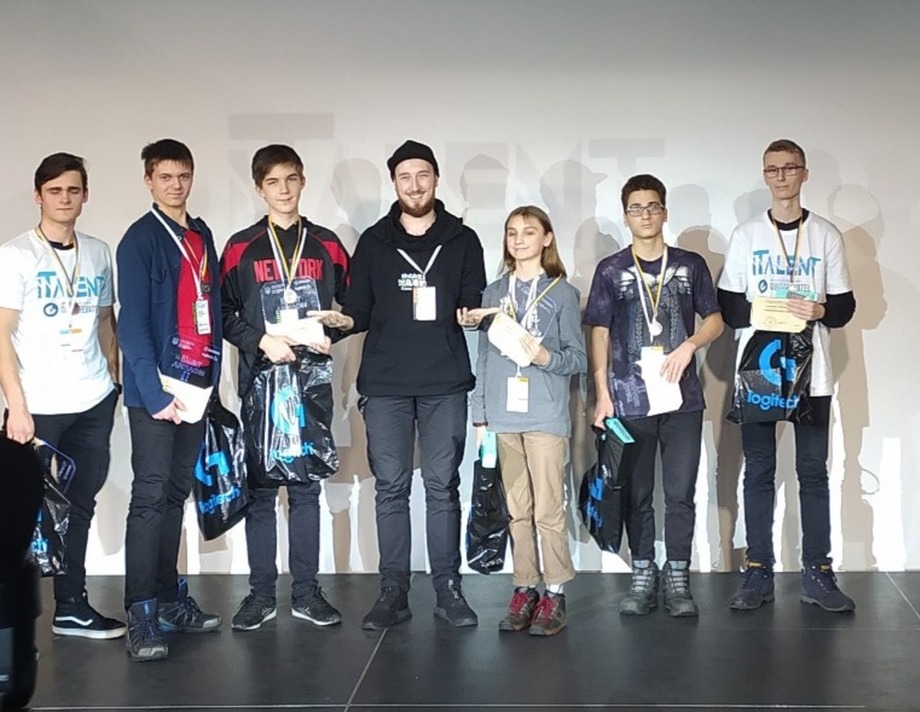 У Всеукраїнському конкурсі з ІТ-проектів та кіберспорту перемогли учні з Вінниччини 