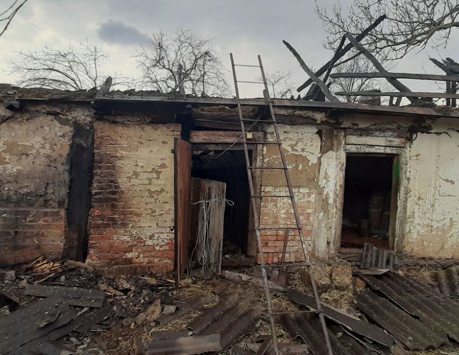 Вогонь пошкодив дві господарчі будівлі у Хмільницькому районі на Вінниччині 
