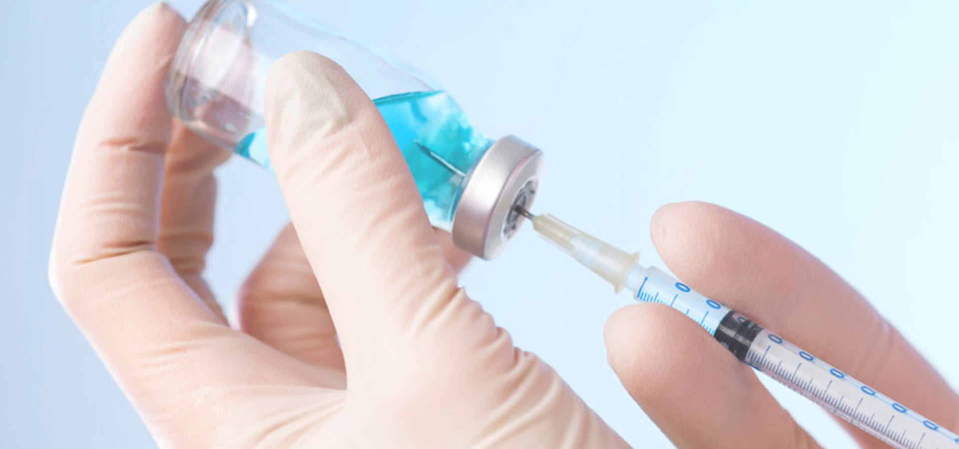 Половина українців проти вакцинації від коронавірусу