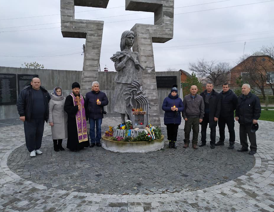 Хмільничани вшанували жертв Голодомору та політичних репресій