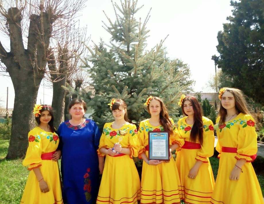 Учні та вчителі Хмільницького ліцею сфери послуг взяли участь в обласному фестивалі "Подільські зорі"