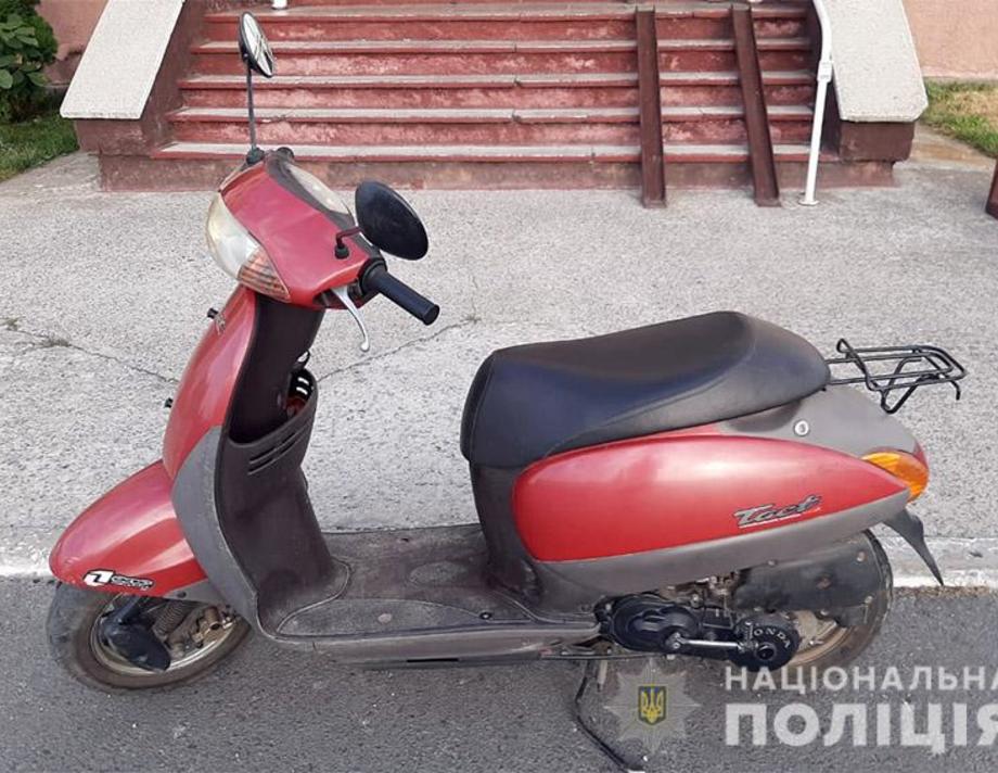 У Хмільницькому районі поліція затримала викрадача скутера