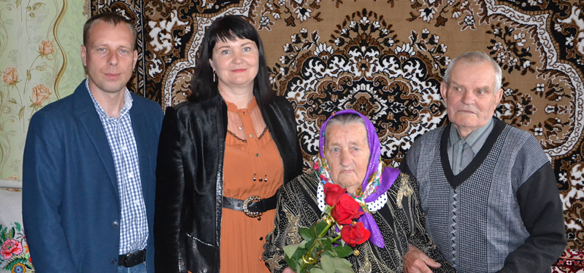 ПрАТ "Зернопродукт МХП" привітало подружжя, яке прожило в парі 70 років, з днем сім'ї