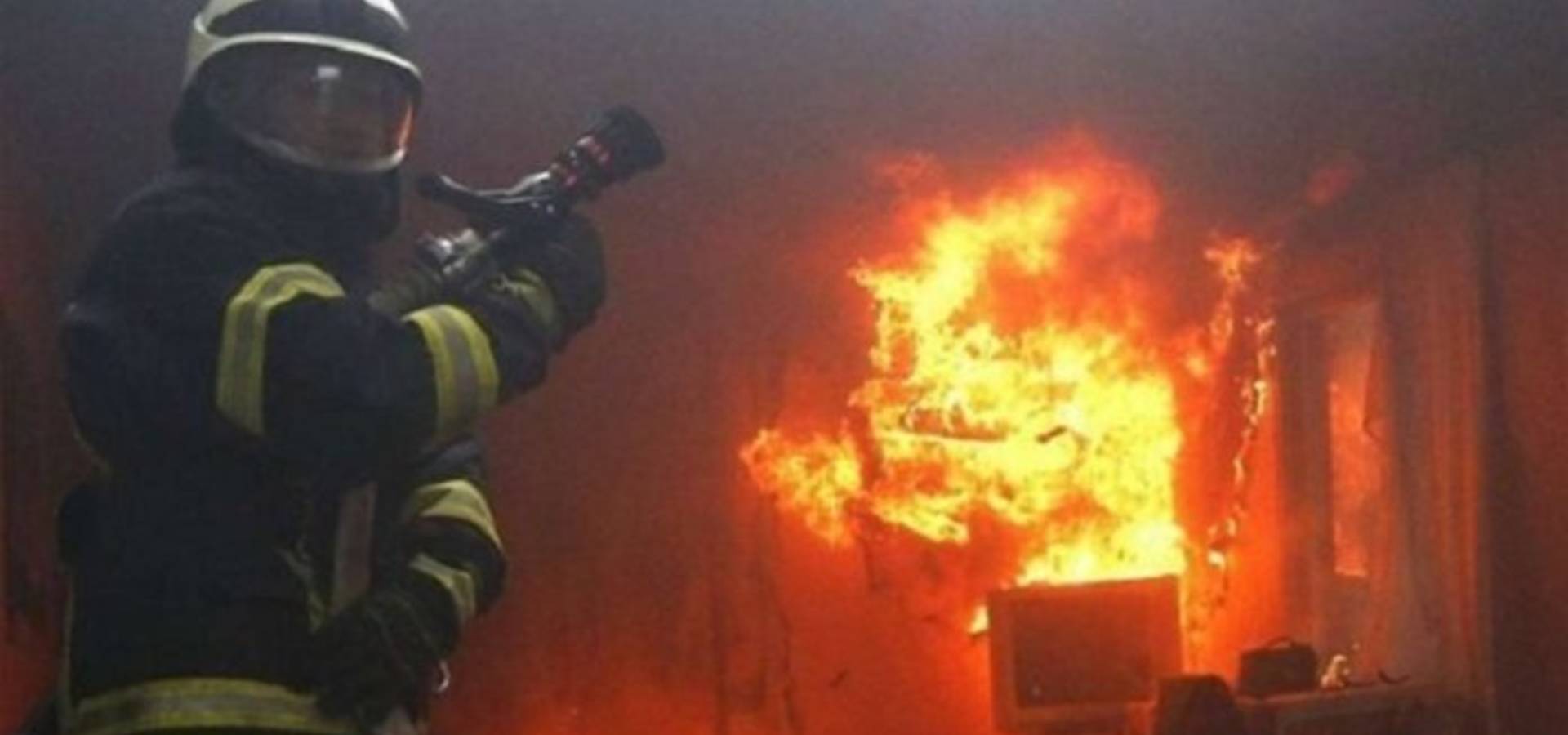 В Хмільницькому районі рятувальники ліквідували пожежу в господарчій будівлі