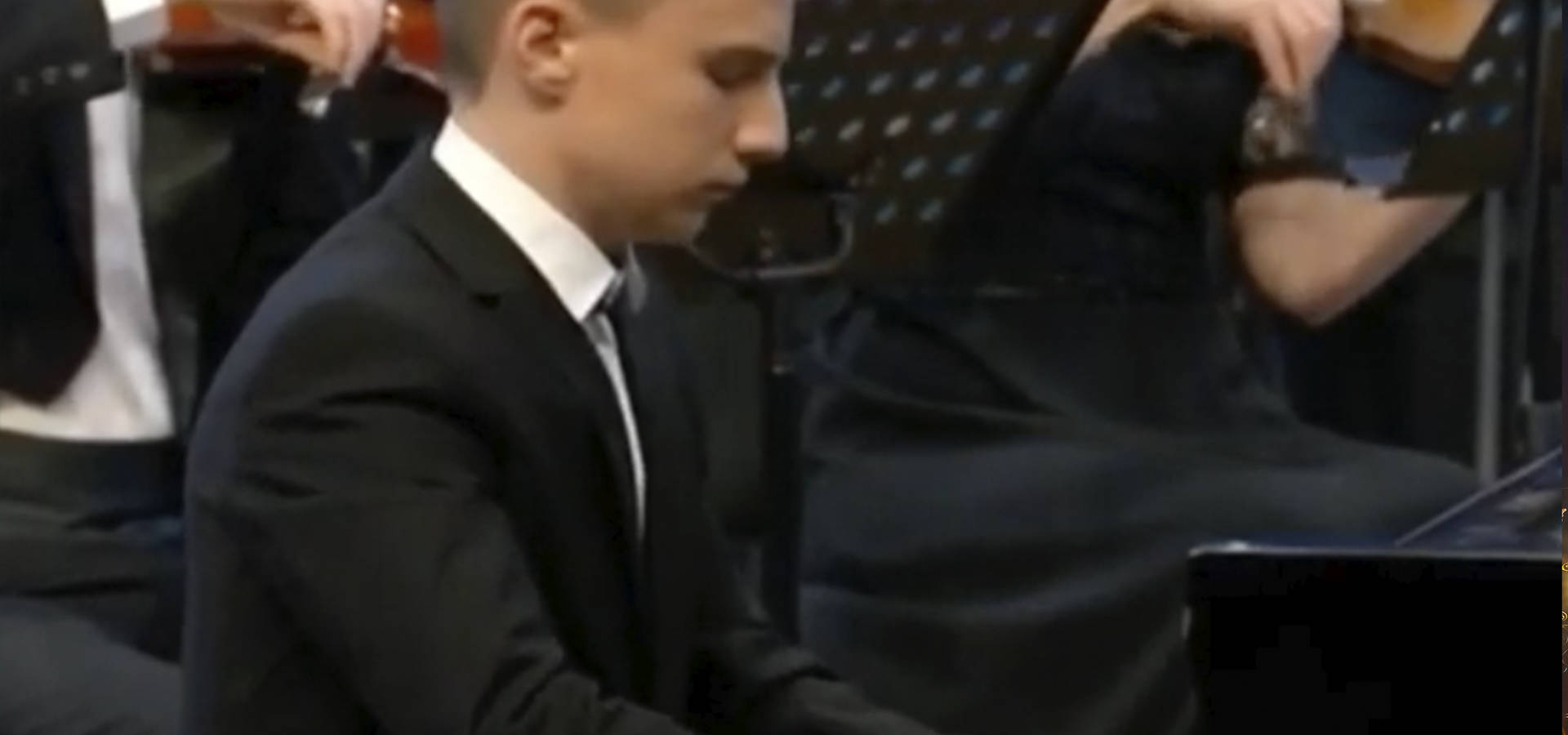 Молодий піаніст з Хмільника блискуче виступив на сцені акустичної зали України