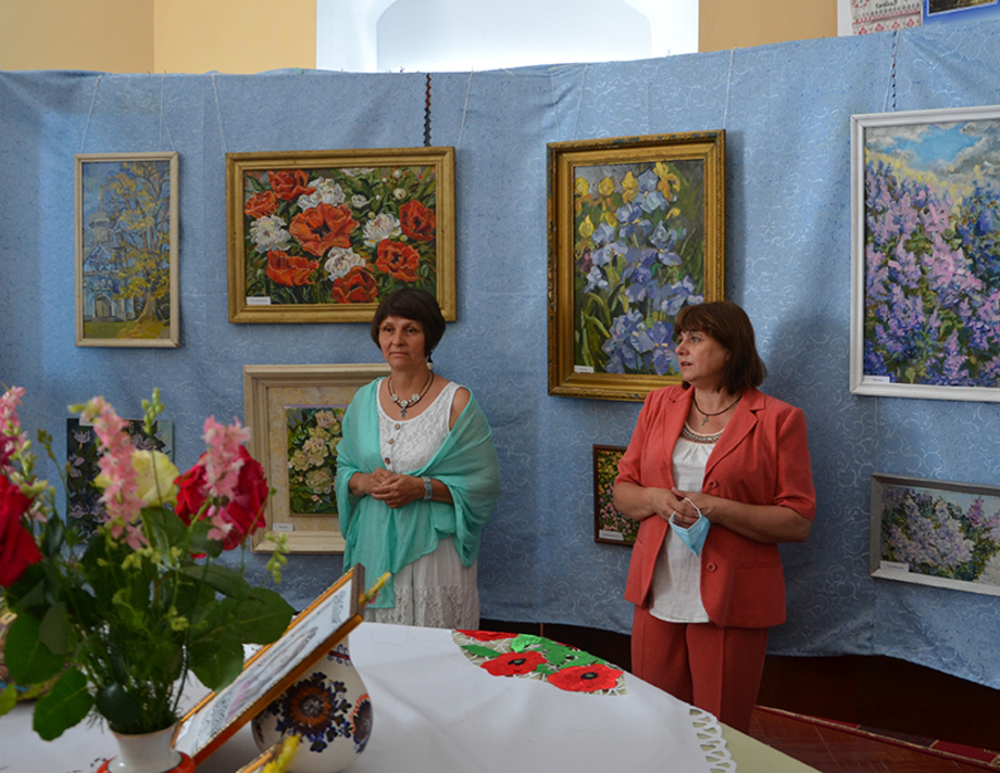 «Люблю тебе, квітуча Україно» - авторська виставка Тамари Любінської у Хмільнику
