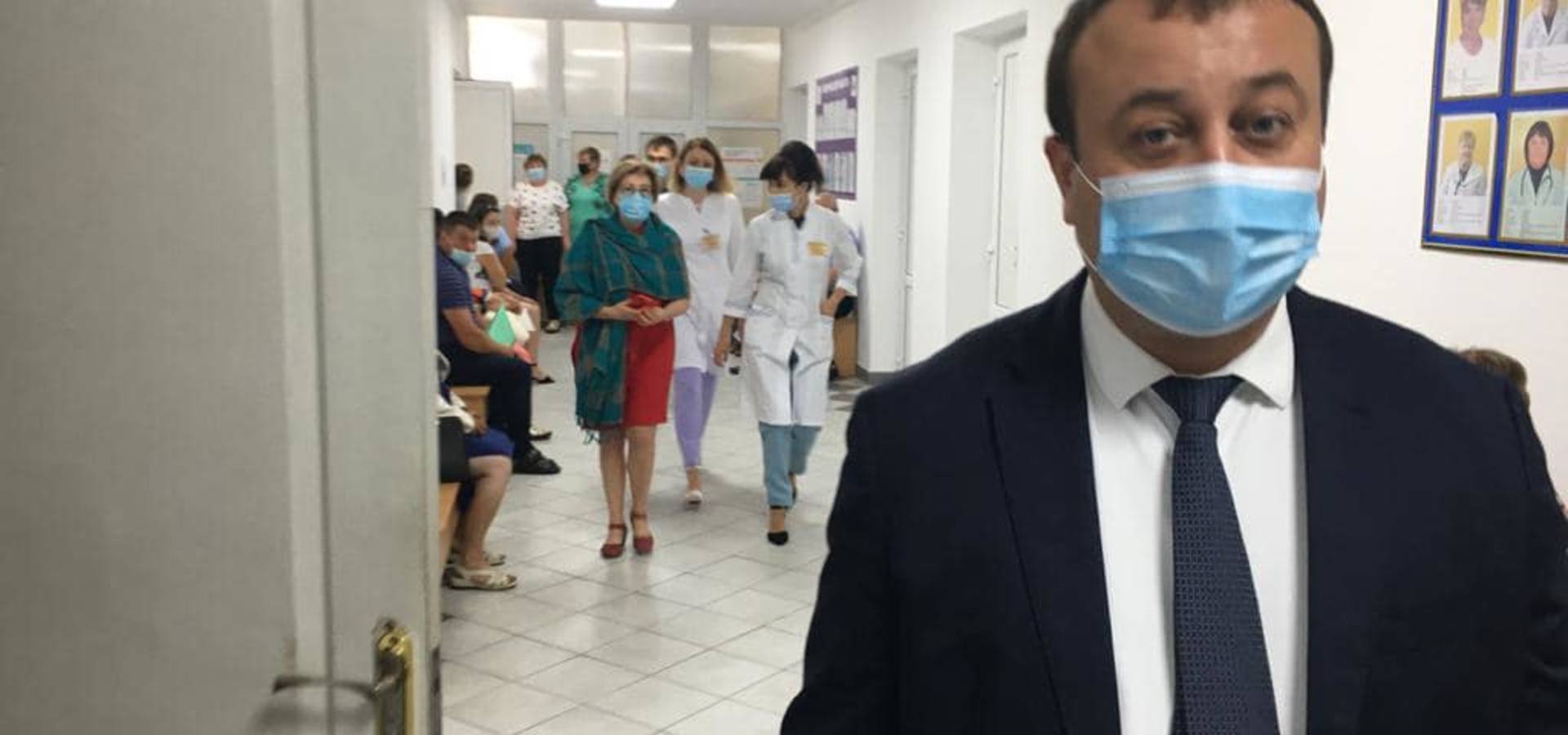Вакцинація безкоштовна і центрів щеплення на Вінниччині достатньо - губернатор закликав людей вакцинуватись