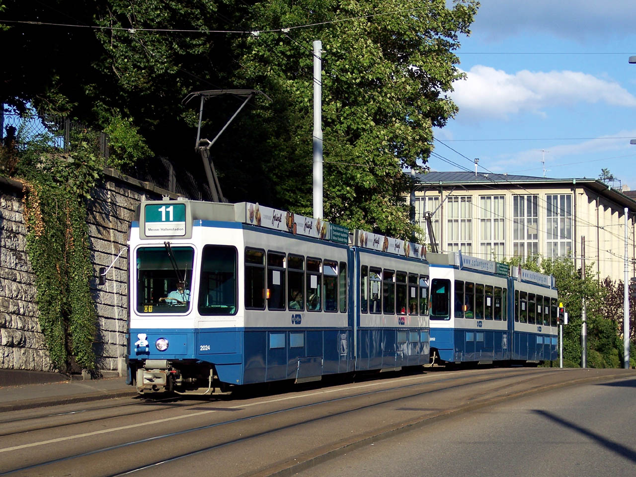 Zurich be 4 6 tram 2000 2024 kreuzbuehlstrasse