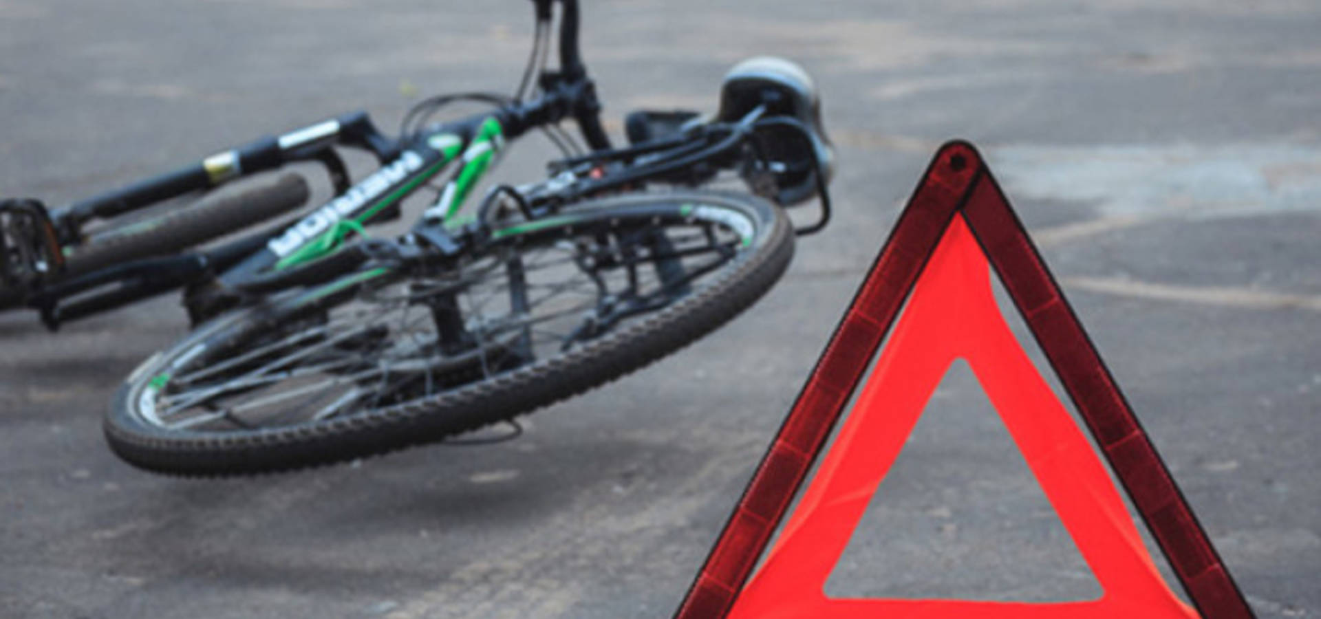 У Хмільницькому районі автівка на смерть збила велосипедиста