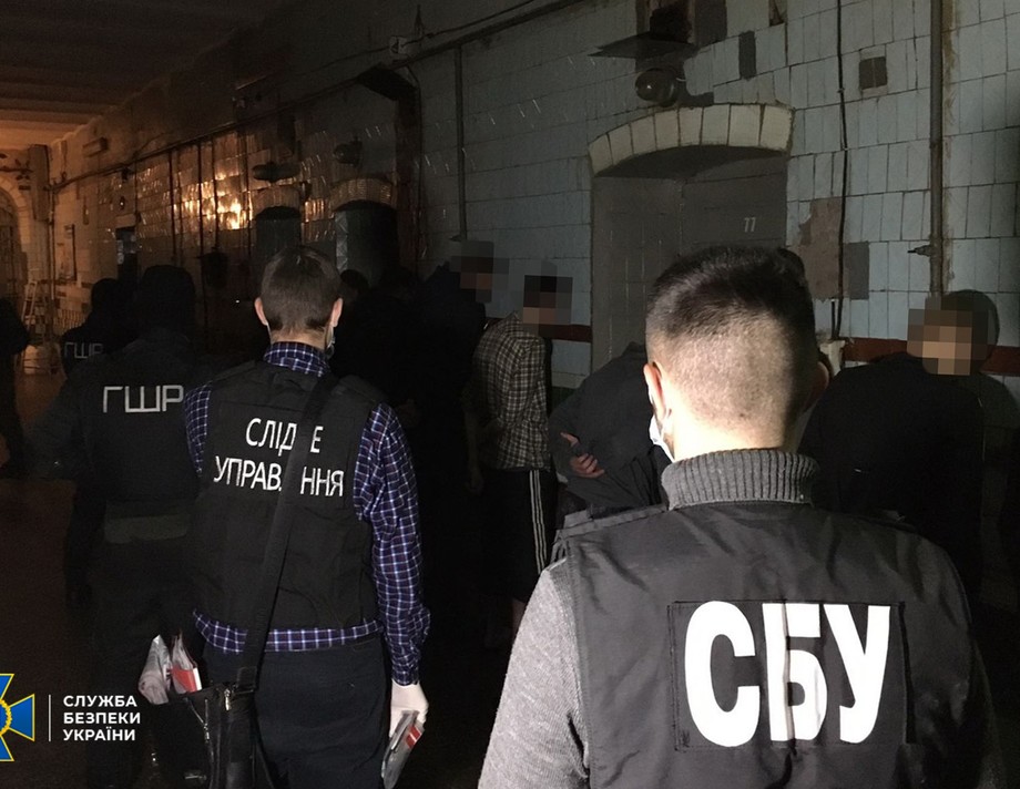 СБУ викрила всеукраїнську мережу онлайн-шахраїв, яку організував ув’язнений вінницької колонії