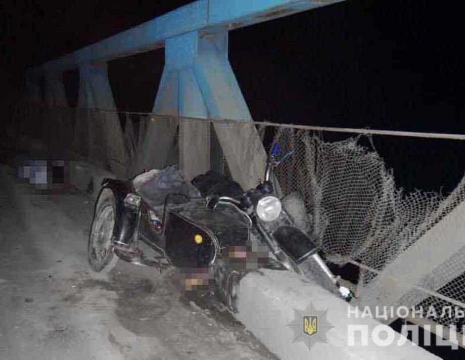 На Вінниччині п'яний мотоцикліст потрапив в аварію. Загинула 19-річна пасажирка