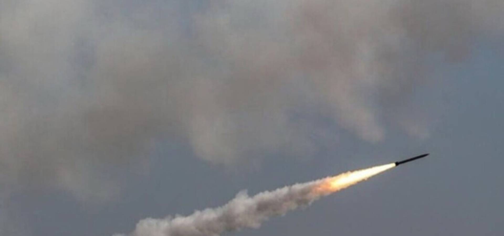 Над Лозовою, що у Харківській області, ППО збила ракету (оновлено)