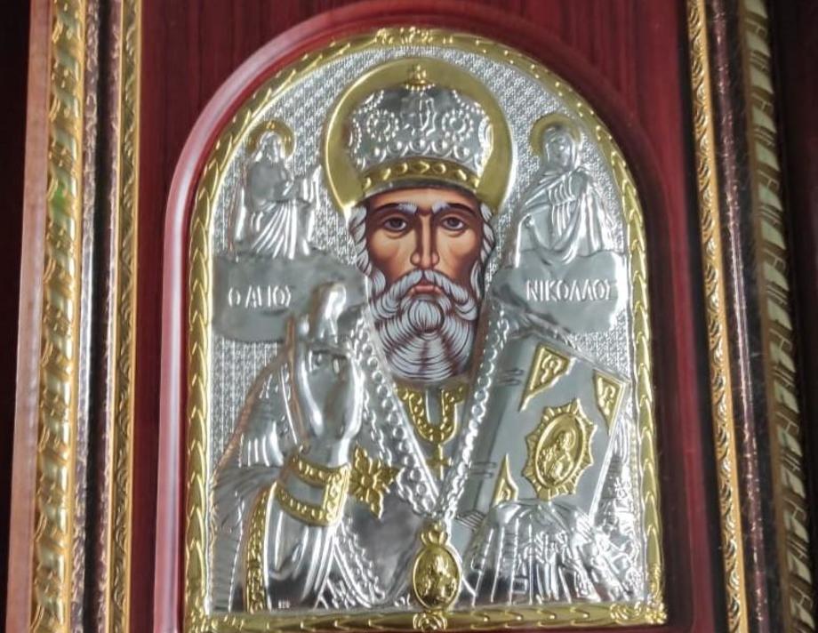 У Хмільницькому районі чоловік викрав ікону з церкви