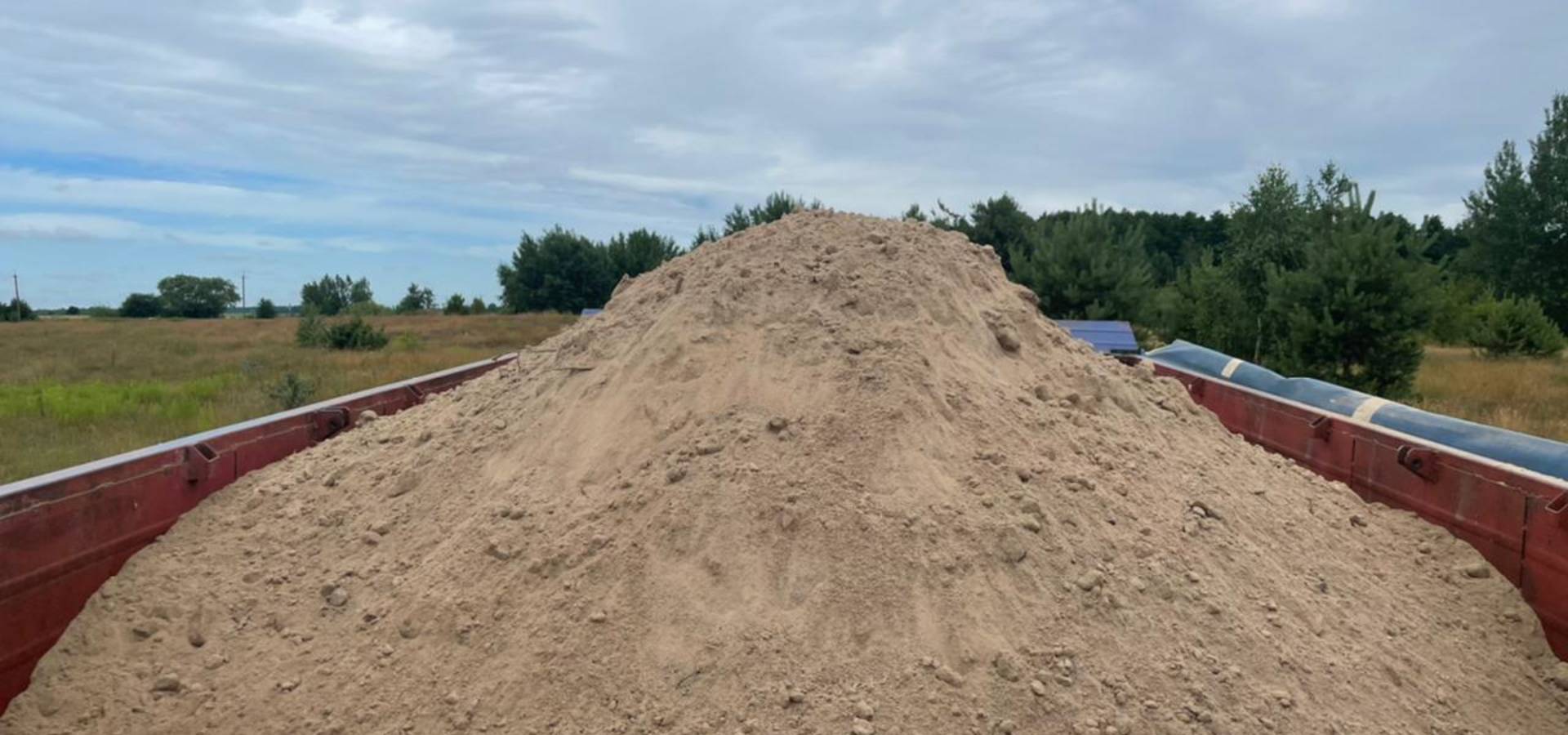 У Хмільницькому районі чоловік незаконно видобував пісок