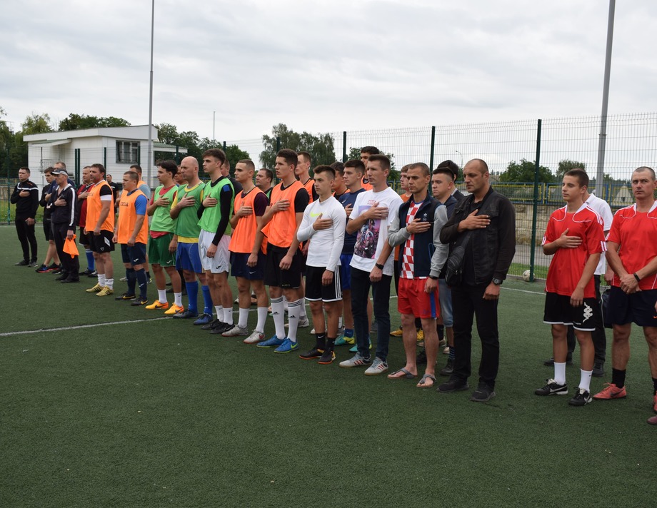 Вчора в Хмільнику відбулося відкриття благодійного турніру з міні-футболу