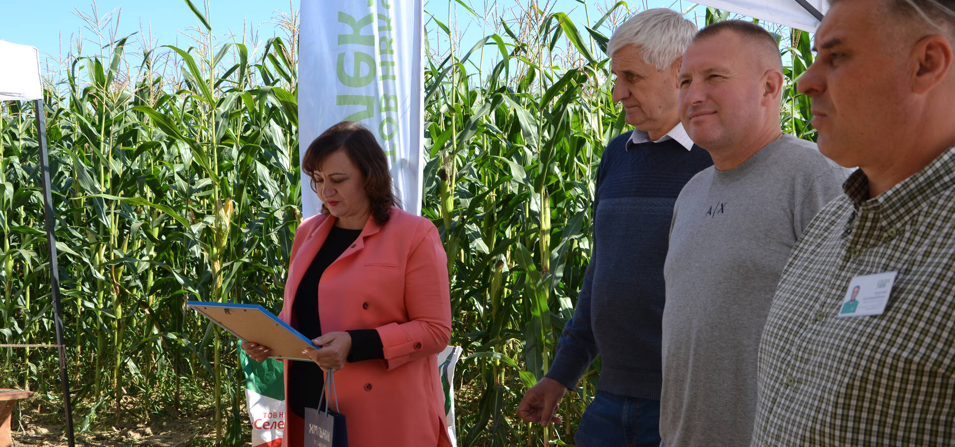 Понад двадцять гібридів кукурудзи представили аграріям з різних регіонів України у Хмільницькій громаді