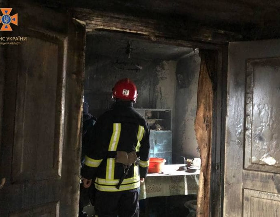 На Вінниччині курець спалив власну домівку