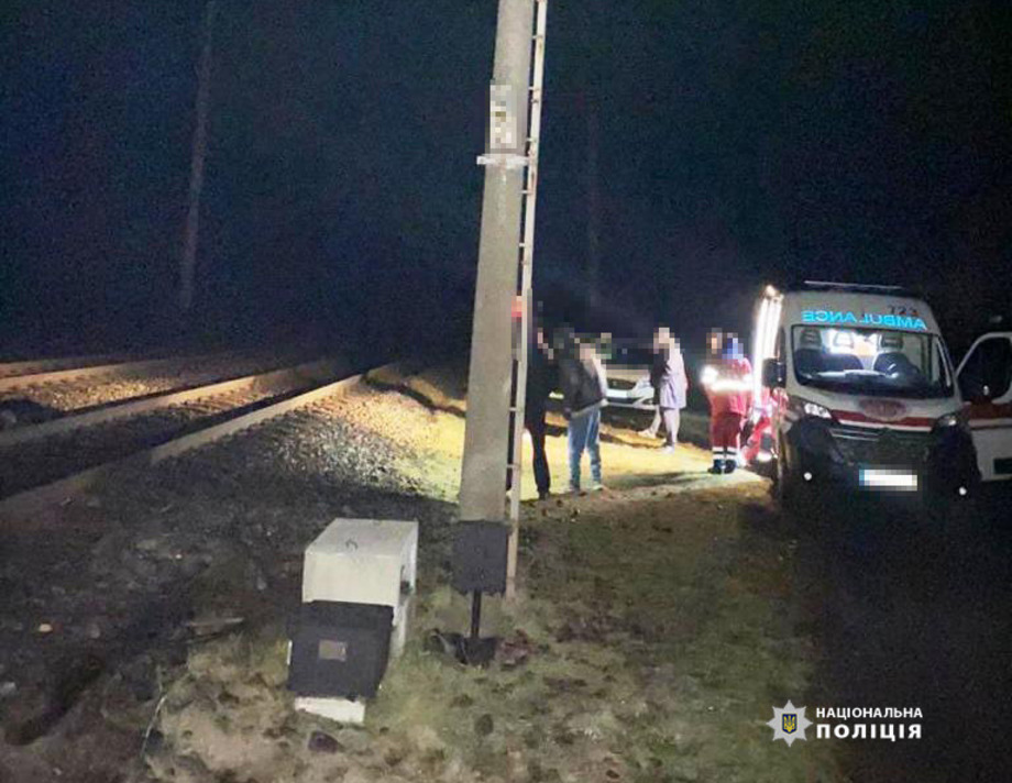 У новорічну ніч у Хмільницькому районі під колесами потяга загинула вінничанка