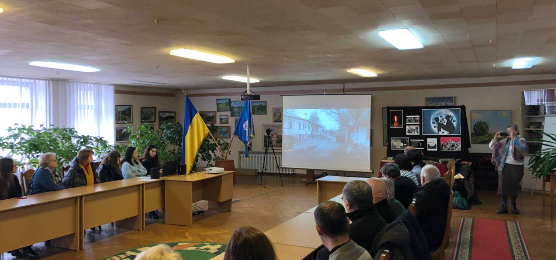 У Хмільницькій міській раді презентували фільм про трагедію Голокосту