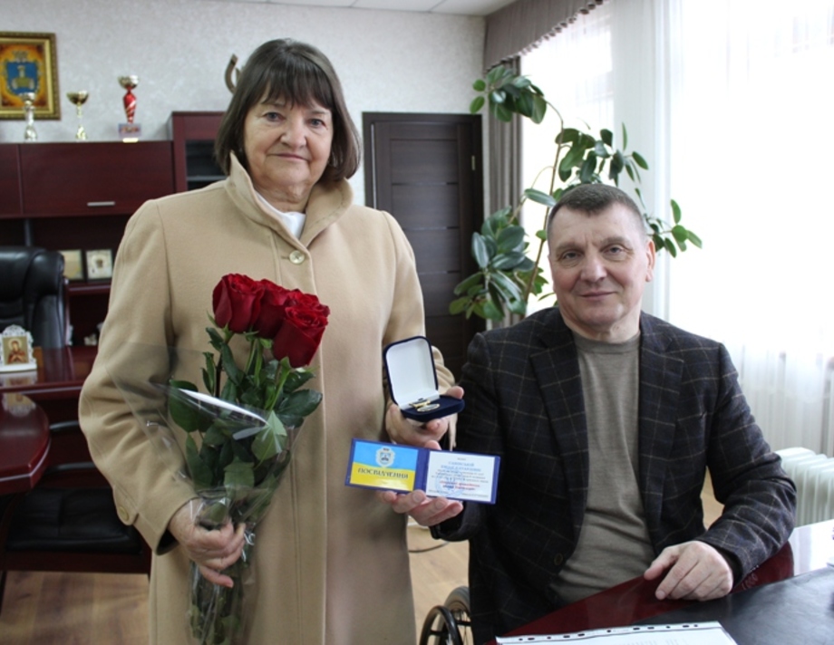 Хмільницький міський голова Микола Юрчишин привітав почесну громадянку Хмільника Емілію Савінську