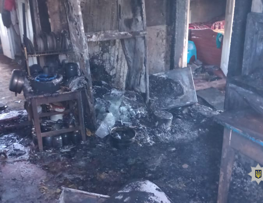 На Вінниччині поліцейський допоміг ліквідувати пожежу в житловому будинку