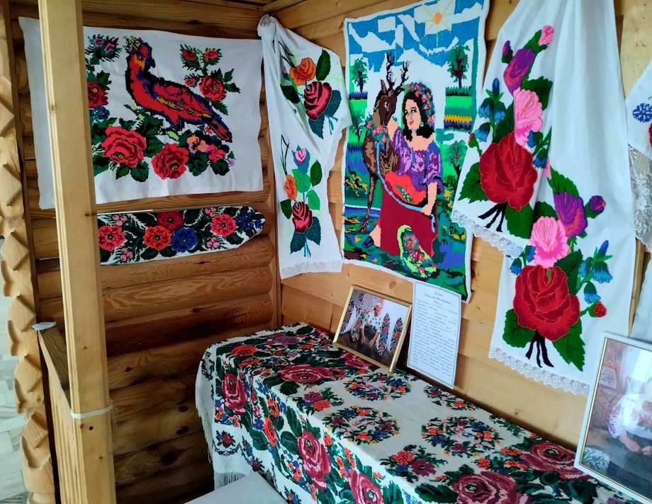 До Дня Незалежності України в Хмільнику проходить виставка вишивальниць з Кожухова