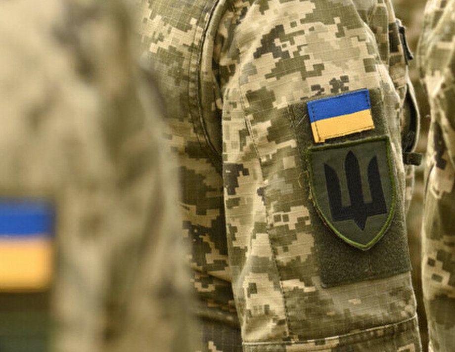 Скільки депутатів від різних партій боронять Україну зі зброєю в руках