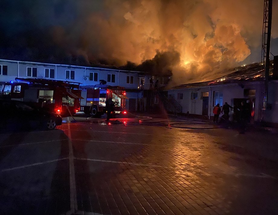 У Хмільнику сталася масштабна пожежа, горів критий ринок