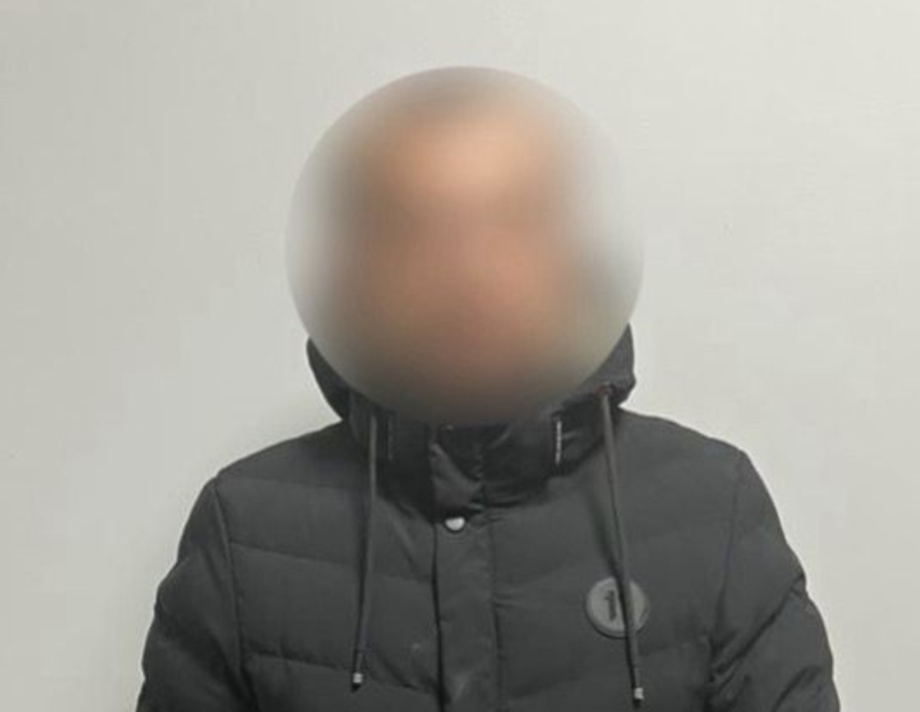 На Вінниччині 38-річний чоловік розбещував 14-річну дівчинку. Його затримала поліція