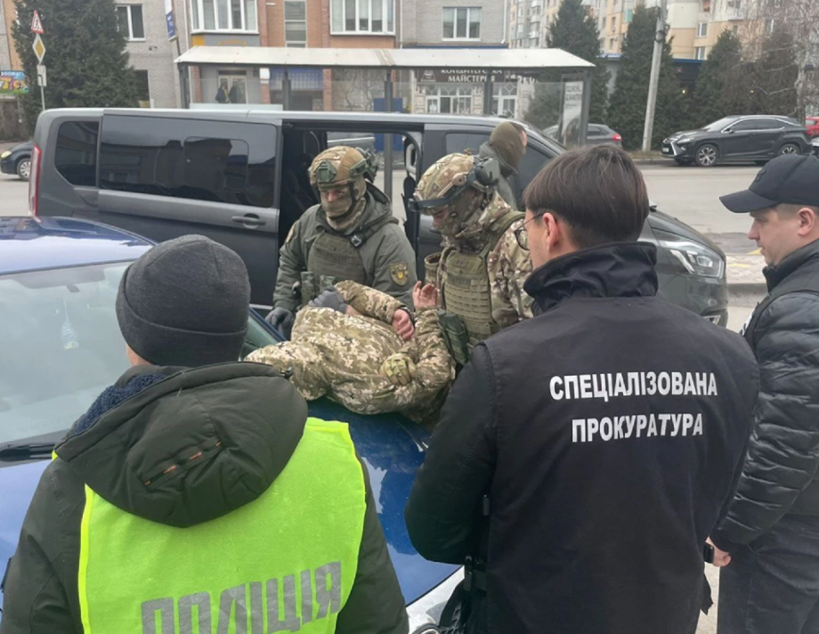 У Вінниці затримали військовослужбовця, який продавав цивільним гранати