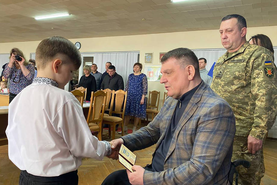 У Хмільнику вручили нагороди родинам чотирьох полеглих за Україну захисників
