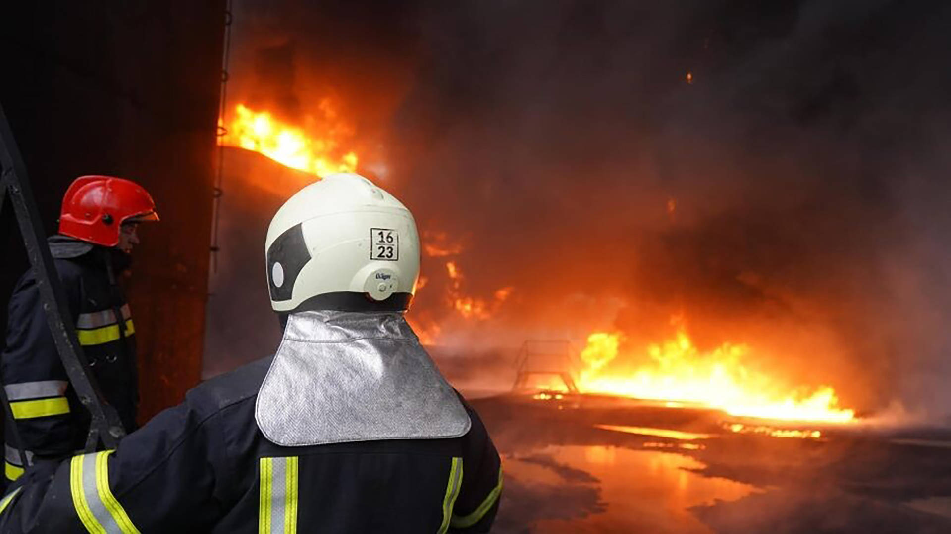 На Вінниччині від уламків збитого ворожого дрона зайнялася пожежа на об'єкті критичної інфраструктури