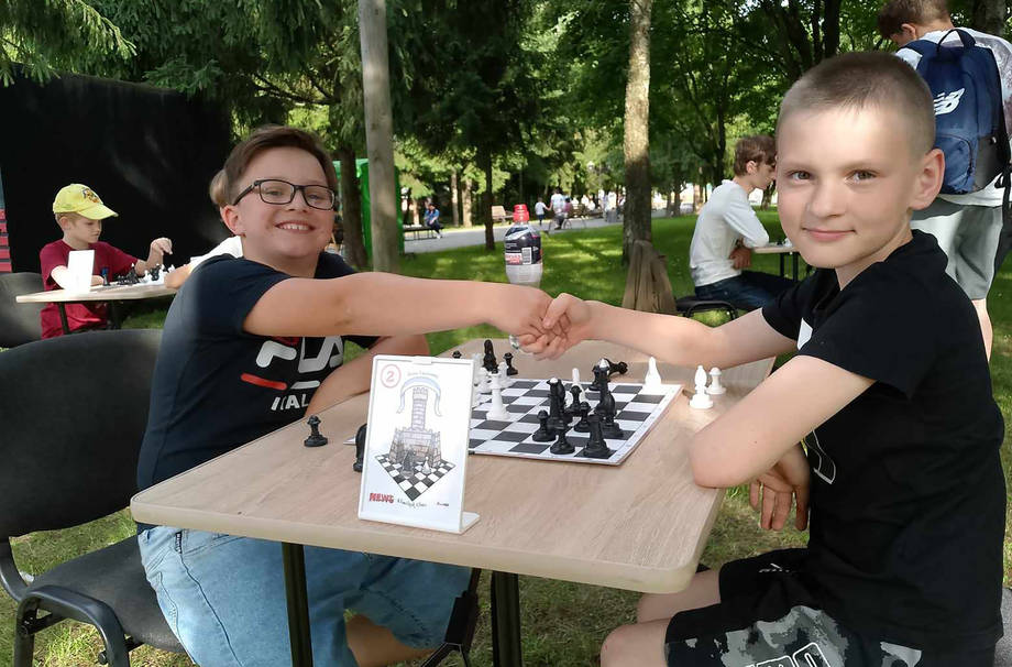 До Міжнародного дня захисту дітей в Хмільнику провели шаховий турнір