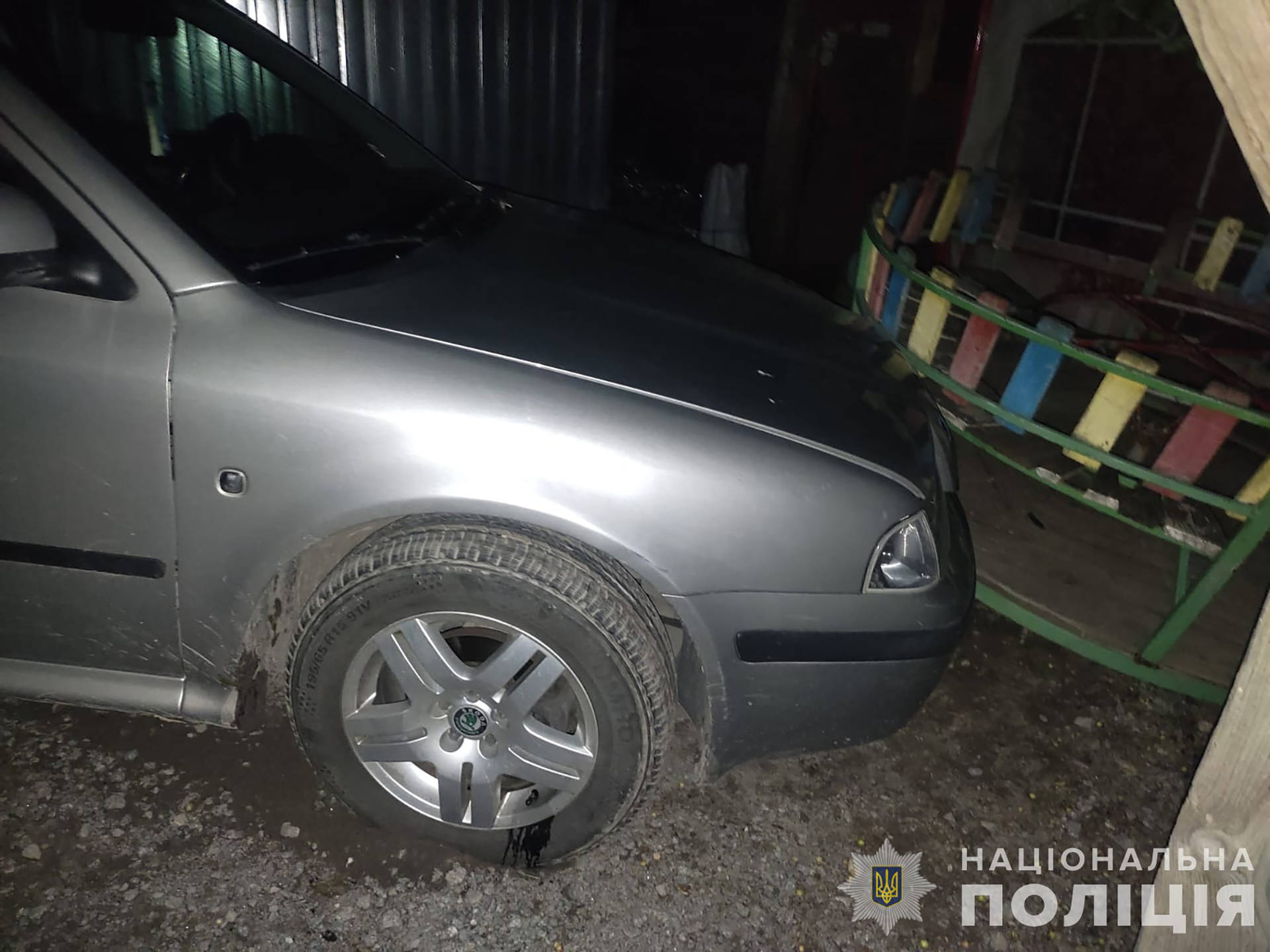 У Хмільницькому районі 20-річний хлопець викрав авто та проїхав на ньому лише кілька метрів
