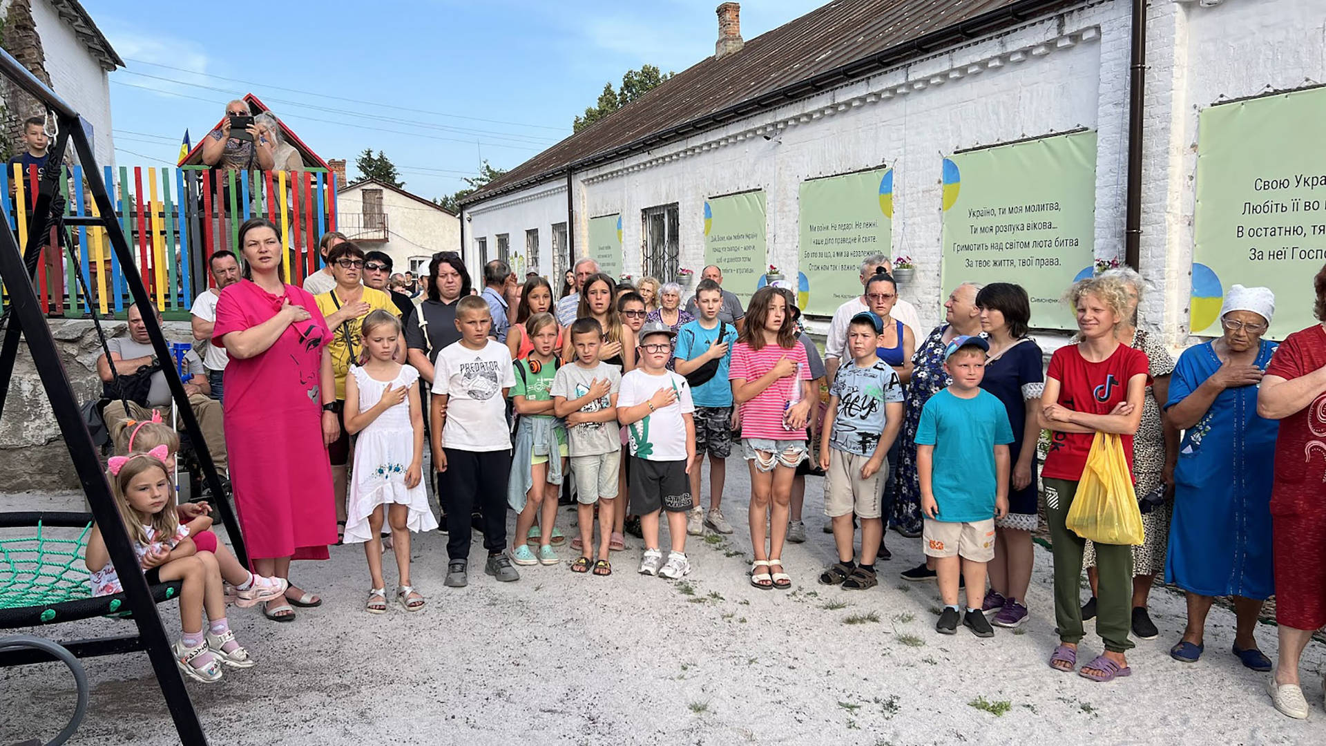 В Хмільницькому районі на місці пустиря волонтери облаштували Сквер Янголів