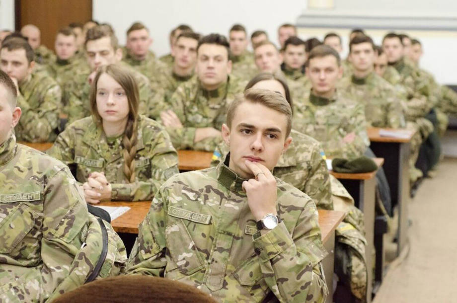 В університетах запровадять обов'язкову військову підготовку