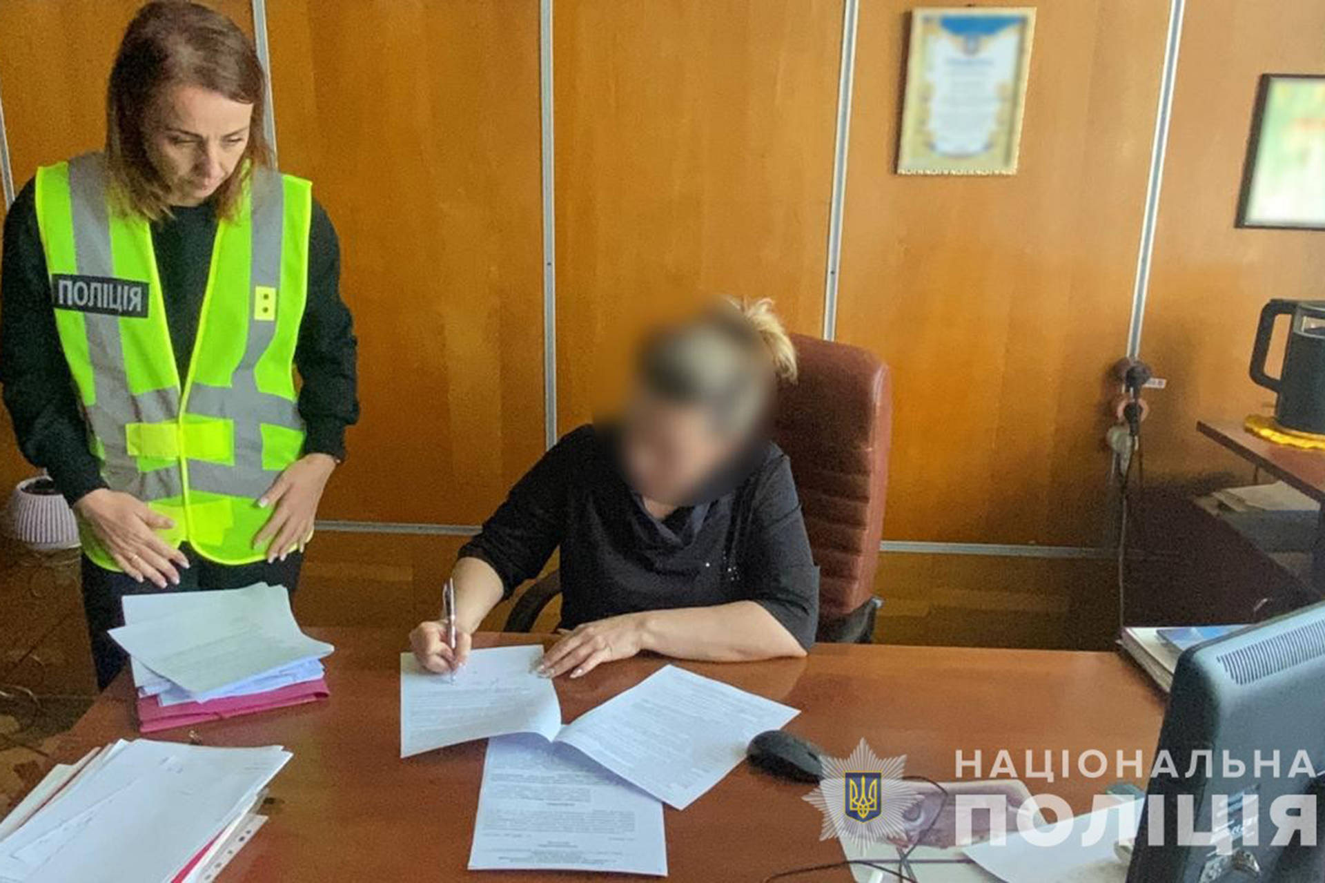 На Вінниччині директорка медичного закладу отримувала хабарі за надання групи інвалідності