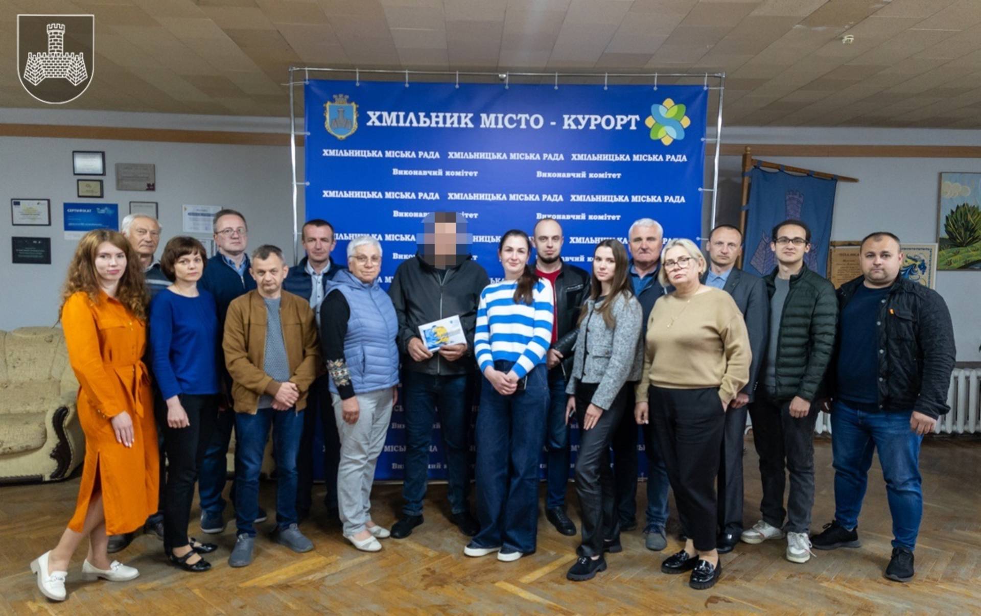 72 тисячі гривень зібрали працівники Хмільницької міськради на ремонт військової автівки